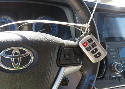 2015 Toyota Sienna Xle 8 Passenger из США, поврежденный, VIN 5TDYK3DC5FS552716